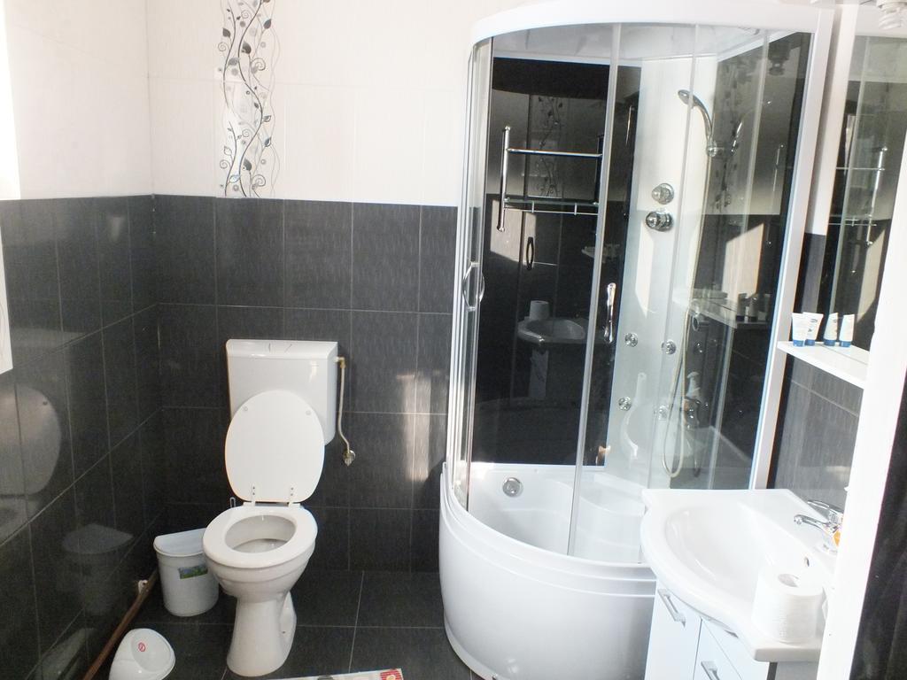 Hotel Pensiunea Eliza Podu Cosnii Habitación foto